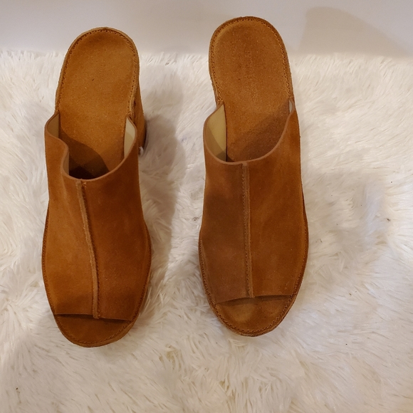 Shoes - Picture 5 of 5